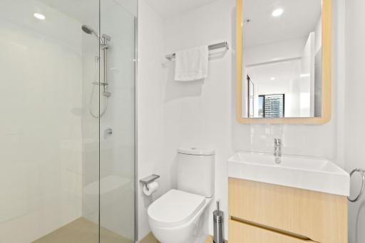 KOZYGURU SOUTH BRISBANE KOZY 2 BEDROOMS APT + FREE PARKING BRISBANE ONE QSB001-1203 - Housity