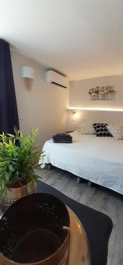 Camere e attico al mare - Housity
