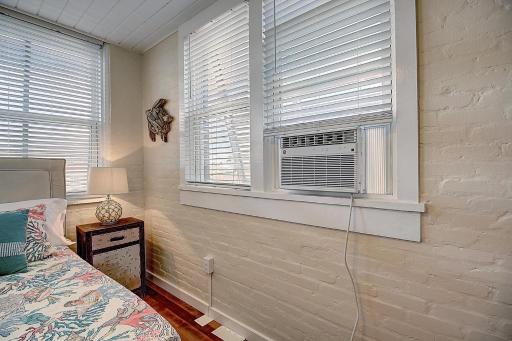 Beachhead Unit 7 - Housity