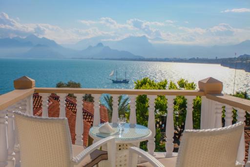 Bacchus Pension - Housity