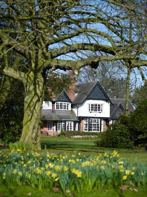 Mere Court Hotel - Housity