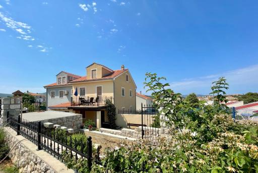 Lovro #1 & #2 Apartments - Housity