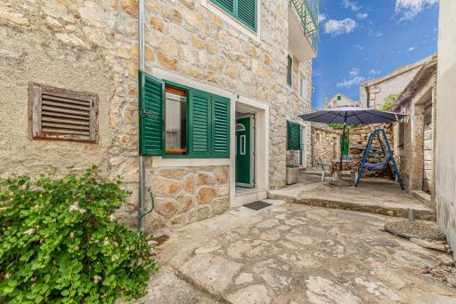 Apartment Bura - Housity