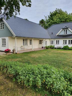 Lillevang bed & breakfast - Housity