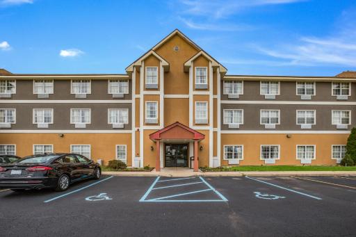 Americas Best Value Inn Three Rivers - Housity