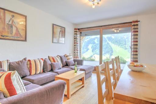 Apt Le Croix - 3 bedroom with hot tub - Snow and Trek - Housity