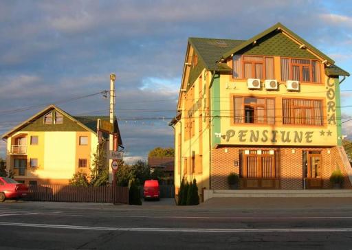Pensiunea Cora - Housity
