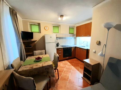 Golden Sunshine Apartman - Housity