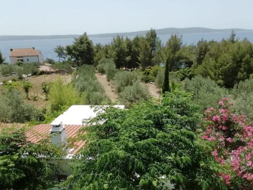 New apartment with private path to sea-Mirko - Housity
