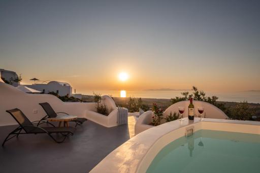 Sun Angelos Oia - Luxury Cave Suites - Housity