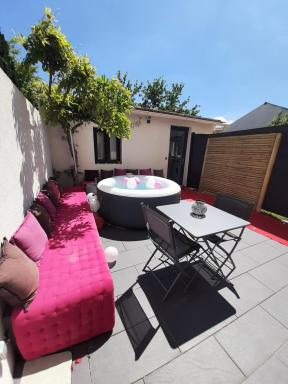 Logement ENTIER, NETFLIX Jacuzzi en option - Housity