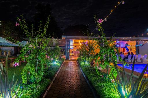 Garnet Hotels - Housity