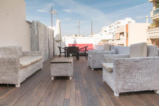 Hostal Ibiza - Housity