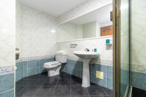 Hotel Ayenda Normandy - Housity