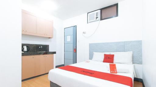 RedDoorz at CAA Road Las Pinas - Housity