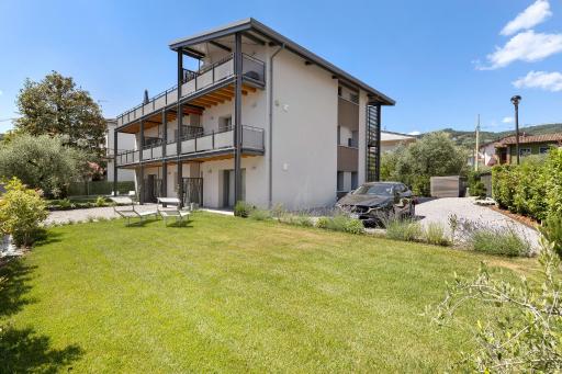 Villa Donne del Lago Anna - Housity