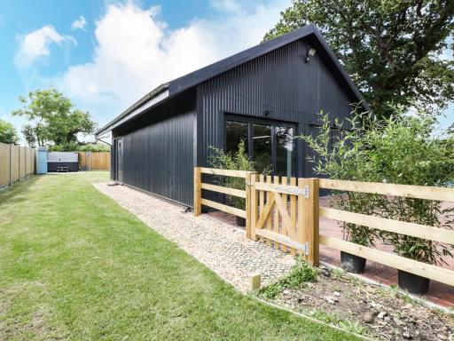 1 Bury Farm Cottage - Housity