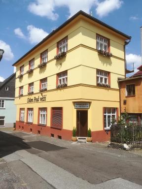 Apartmán Pod věží II - Housity