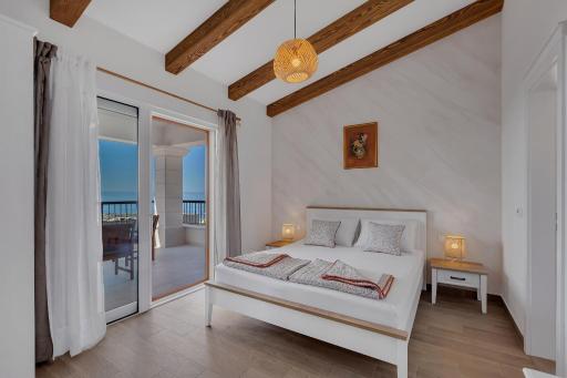 NEW! Milan's House with pool, Mediterranean - Housity