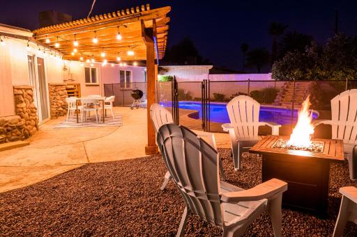 @ 3BR2BA House @ Pool + Game Room + BBQ + Fire Pit - Housity
