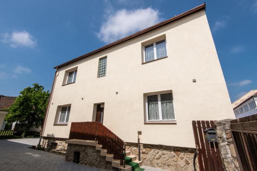 Hello Apartmanház - Housity