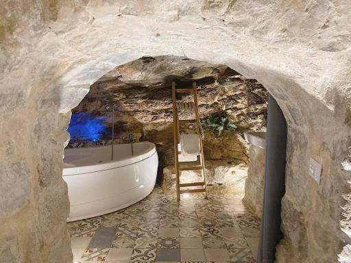 A timpa ro nannu - Housity