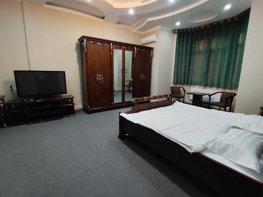Hide Hotel - Housity
