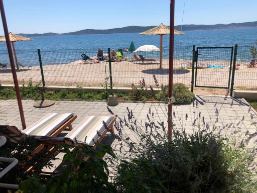 Beautiful house by the sea 5 minutes from Zadar - Housity