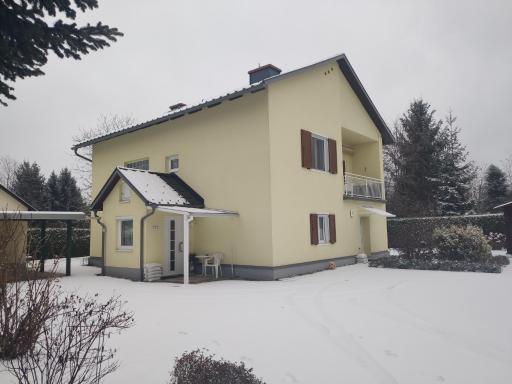 Sonnenhaus in der Vulkanlanderegion - Housity