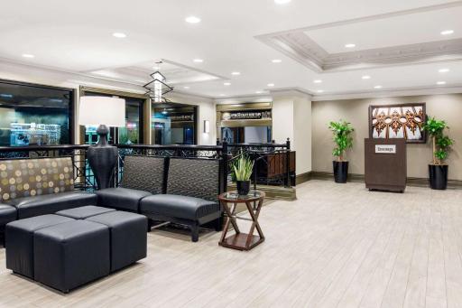 Wyndham New Orleans French Quarter - Housity