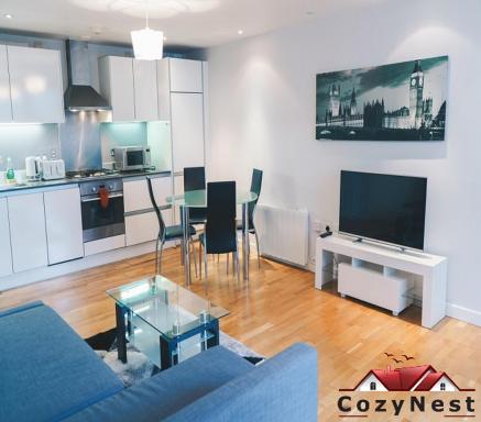 Deluxe, Self Contained Flat by CozyNest - Housity