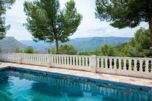 Picturesque Villa in Chulilla with Private Pool - Housity
