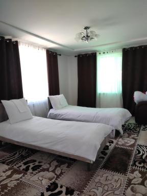 Tashtanbay Ata Guest House - Housity