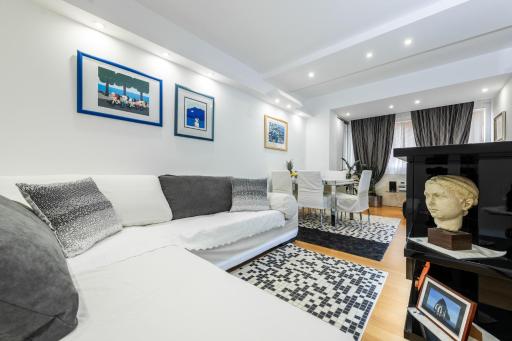 Luxury Apartment Set - Housity