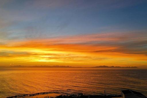 Relax,Revive,Reset & enjoy the sounds of the sea! - Housity