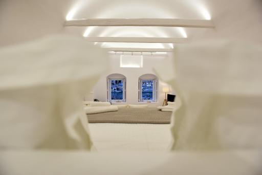 Hydra Hospitality Port Apartment - Housity