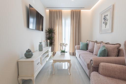 Elesya Luxury Apartment - Housity