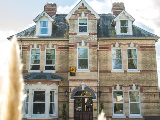 Somerville House - Housity