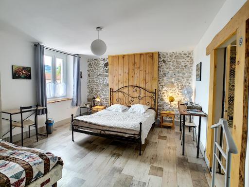 Maison de ville au pied de la Montagne Noire - Housity