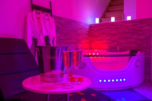 Love Room - Suite romantique avec spa privatif - Housity