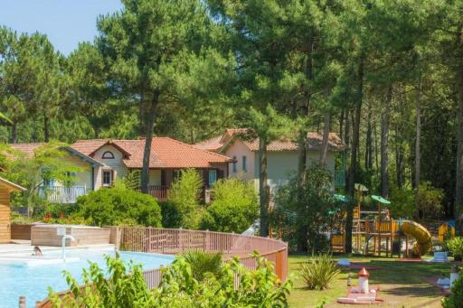 Maisonnette mitoyenne 2 étoiles paisible piscine océan lac vélo marche idéal pour tous - Housity