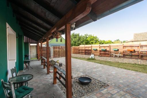 Seosko Domaćinstvo Pustolov - Housity