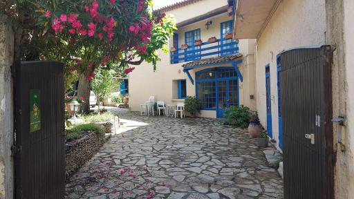 Chambres d'hôtes Les arbousiers - Housity