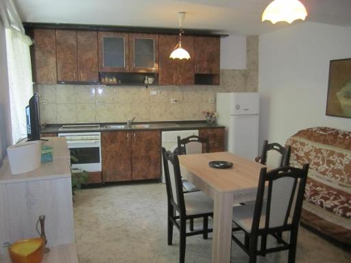 Summer House - Housity