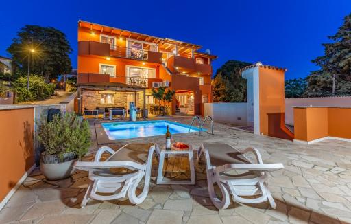 Apartments Larst - Housity