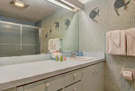 Channelview 204 - Housity