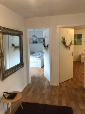 Große FERIENWOHNUNG für Monteure, Studenten, Auszubildende -bis zu 5 Personen-Bottrop-mieten - Housity