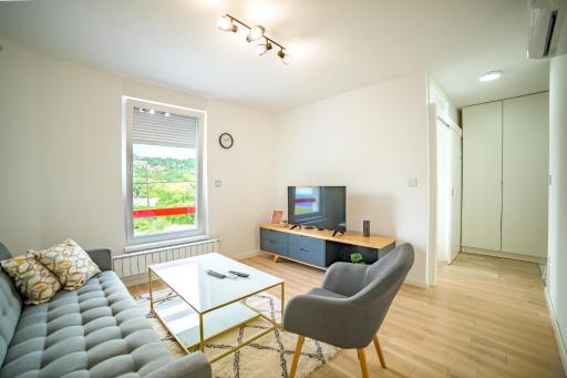 Sun Square Apartments - Housity