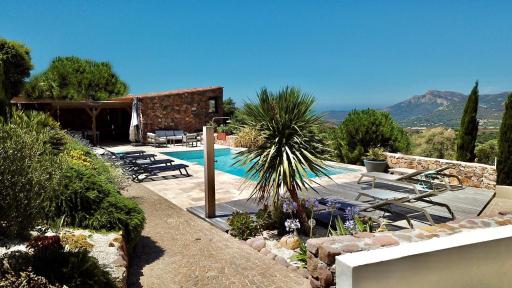 Au pied des oliviers - Housity