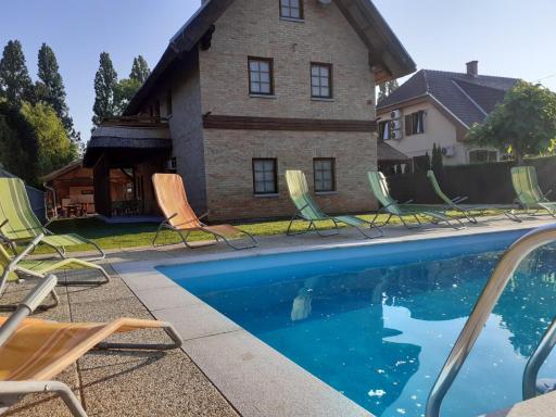 Lisztes Apartman (medencés, nádfedeles, Zamárdi) - Housity
